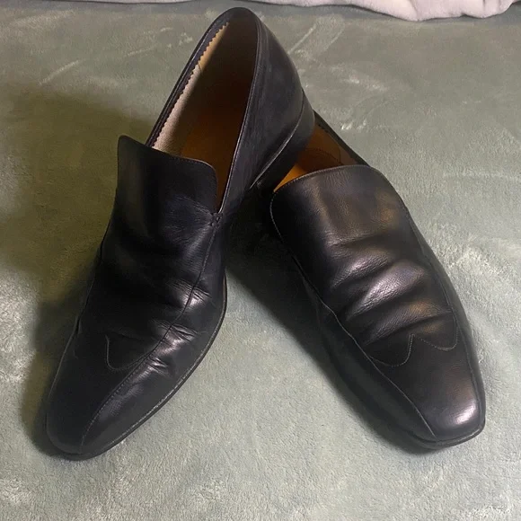 Gucci Black Leather Men's Slip-On Loafers - Picture 14 of 16